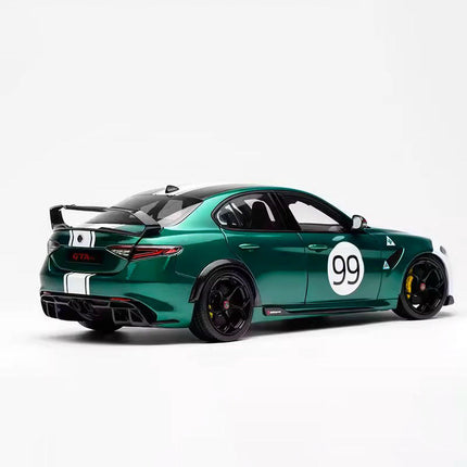 Motorhelix Alfa Romeo Giulia GTAm Green 1:18 Diecast Model Car - fine detailed model replica