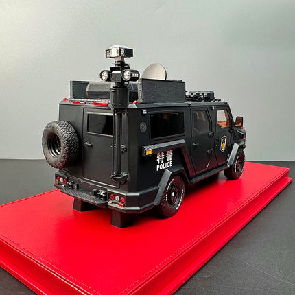 Huakai Vehicle Equipment Co. MB Huakai King Snake Armored Explosion-Proof Police Super- Collector's Edition 1:18 Resin Model 