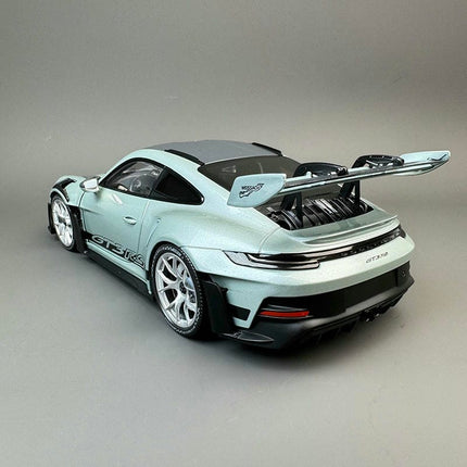 Minichamps Porsche 911 GT3 RS 1:18 Diecast Model Car - fine detailed model replica