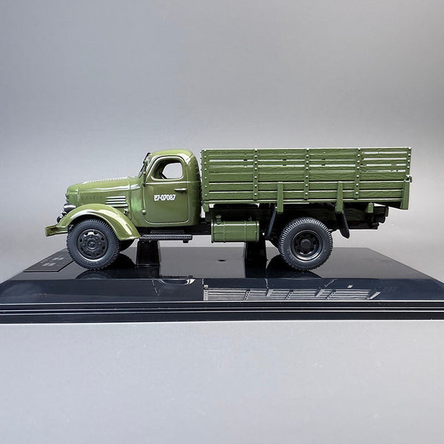 Century Dragon Jiefang CA10B 1:43 Diecast Model Car - studio product photo of the scale model