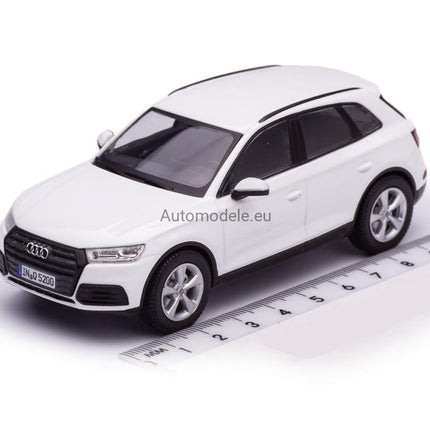 https://automodele.eu/environment/cache/images/productGfx_749475_0_0/5011605631_8.jpg
