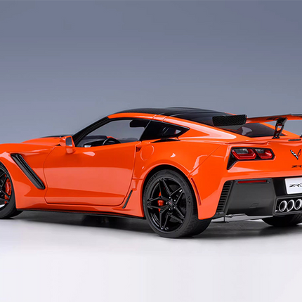 https://www.yxcarmodel.com/cdn/shop/files/51_580e1734-b53f-43f9-a013-82e33396e290.png?v=1726106457&width=1946