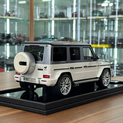 Motor Helix Mercedes-Benz AMG G 63 UAE Golden Jubilee Edition 1:18 Resin Model Car White/Silver - premium collector scale mod