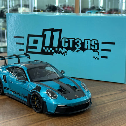 1/18 Diecast Porsche 911 GT3 RS (992, 2025) – Minichamps Dealer Edition (Ipanema Blue Metallic) - scale model collectible pie