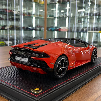 MR Collection Huracán EVO Spyder 1:18 Resin Diecast Model Car Arancio Xanto - fine detailed model replica