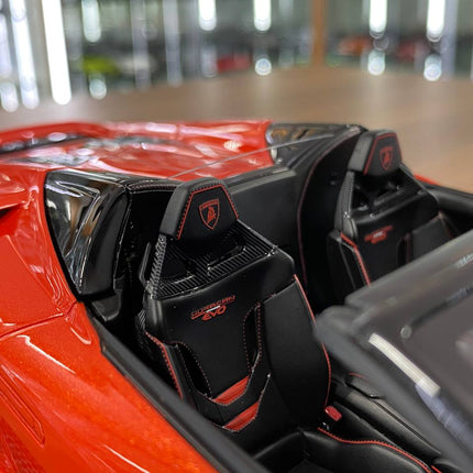 MR Collection Huracán EVO Spyder 1:18 Resin Diecast Model Car Arancio Xanto - showroom-quality model replica