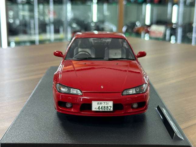 Solido 1:18 Diecast Nissan Silvia S15 Spec-R Aero 1999 Red - studio product photo of the scale model