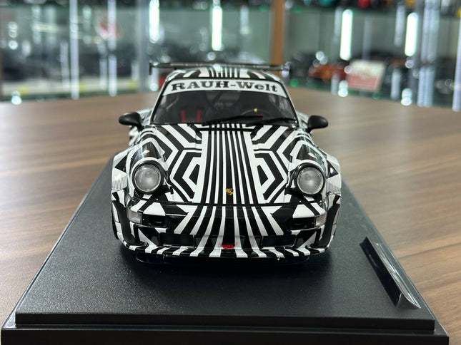 Solido Porsche 911 (964) RWB The Zebra 1:18 Diecast Model - studio product photo of the scale model