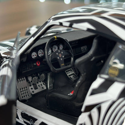 Solido Porsche 911 (964) RWB The Zebra 1:18 Diecast Model - scale model collectible piece