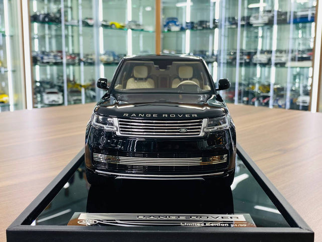 MotorHelix Range Rover Autobiography Limited Edition 1/18 Resin Model Car Black - studio product photo of the scale model