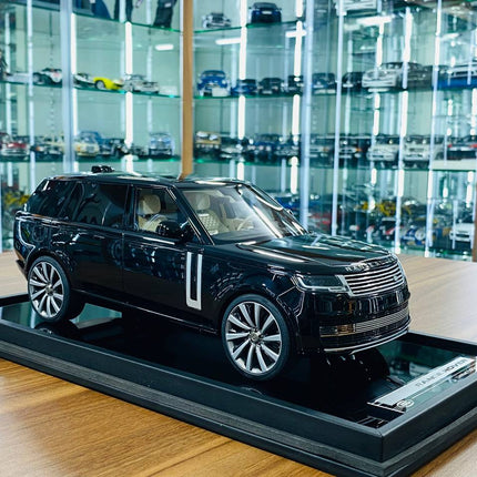 MotorHelix Range Rover Autobiography Limited Edition 1/18 Resin Model Car Black - detailed collector display model