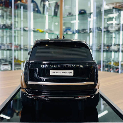 MotorHelix Range Rover Autobiography Limited Edition 1/18 Resin Model Car Black - premium collector scale model
