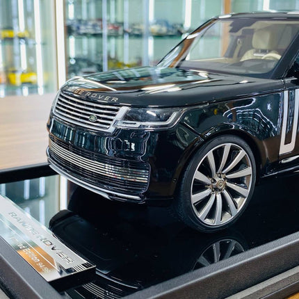 MotorHelix Range Rover Autobiography Limited Edition 1/18 Resin Model Car Black - collector edition scale model
