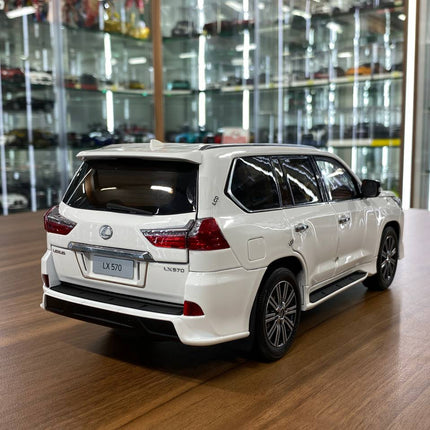 LCD Model Lexus LX570 White Full Opening 1:18 Diecast Model Car - scale model for display