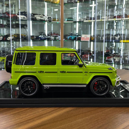 MotorHelix Mercedes-Benz AMG G63 2019 1:18 Lime Green Resin Model - collectible scale model car