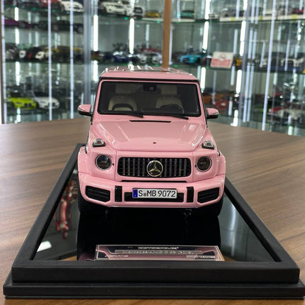 MOTORHELIX Mercedes-Benz AMG G63 2019 1:18 Resin Model Pink Limited 139pcs - studio product photo of the scale model