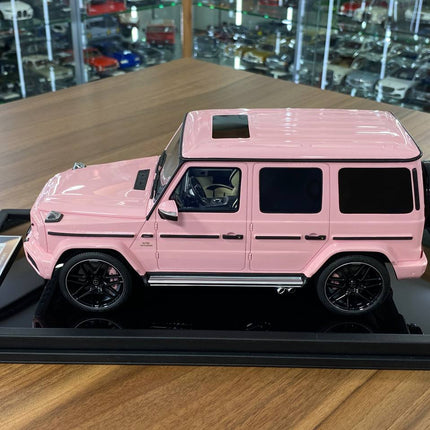 MOTORHELIX Mercedes-Benz AMG G63 2019 1:18 Resin Model Pink Limited 139pcs - scale model for display