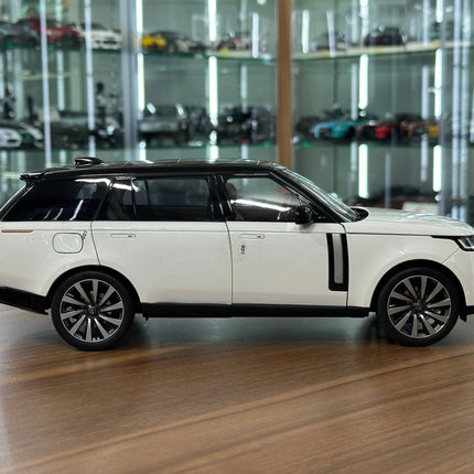 LCD Model Range Rover SV 2022 White/Black Roof 1:18 Diecast Model Car - collectible scale model car