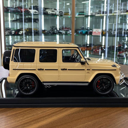 MOTORHELIX 1:18 Mercedes-Benz AMG G63 2019 Desert Yellow Limited 66 Pcs - collectible scale model car