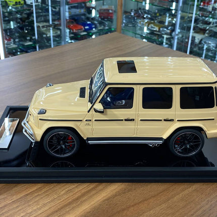 MOTORHELIX 1:18 Mercedes-Benz AMG G63 2019 Desert Yellow Limited 66 Pcs - premium collector scale model