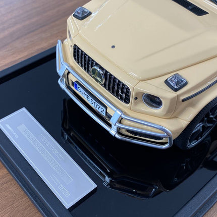 MOTORHELIX 1:18 Mercedes-Benz AMG G63 2019 Desert Yellow Limited 66 Pcs - showroom-quality model replica
