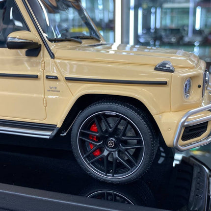 MOTORHELIX 1:18 Mercedes-Benz AMG G63 2019 Desert Yellow Limited 66 Pcs - detailed die-cast style model