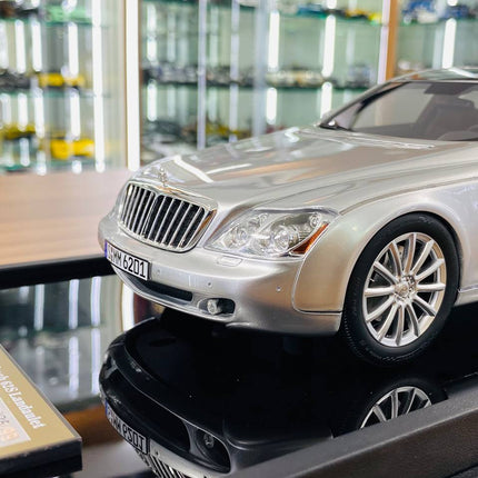 Sterling silver Mercedes-Benz Maybach 62S Landaulet 1:18 scale resin luxury car model, MotorHelix display piece for collector