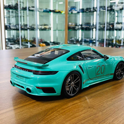 Minichamps Porsche 911 Turbo S Coupe Sport Design 2021 1/18 Diecast Green - fine detailed model replica
