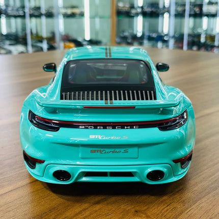 Minichamps Porsche 911 Turbo S Coupe Sport Design 2021 1/18 Diecast Green - premium collector scale model