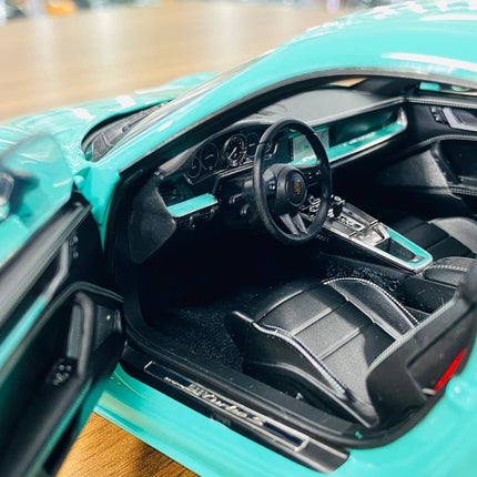 Minichamps Porsche 911 Turbo S Coupe Sport Design 2021 1/18 Diecast Green - detailed die-cast style model