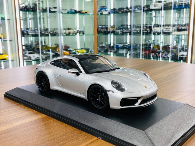 Minichamps Porsche 911 Carrera 4 GTS Silver 1:18 Diecast Model - detailed collector display model