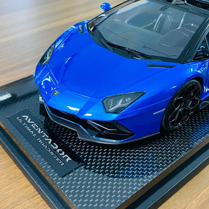 MR Collection Lamborghini Aventador Ultimae Roadster 1/18 Blue Resin Model - collector edition scale model