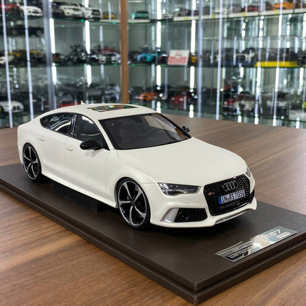 Motorhelix Audi RS7 1:18 Resin Model Matt White Limited 99 pcs - detailed collector display model