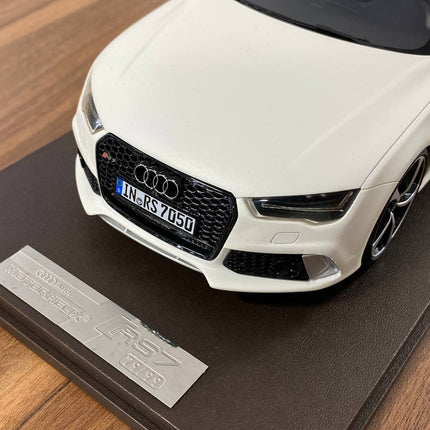 Motorhelix Audi RS7 1:18 Resin Model Matt White Limited 99 pcs - detailed die-cast style model