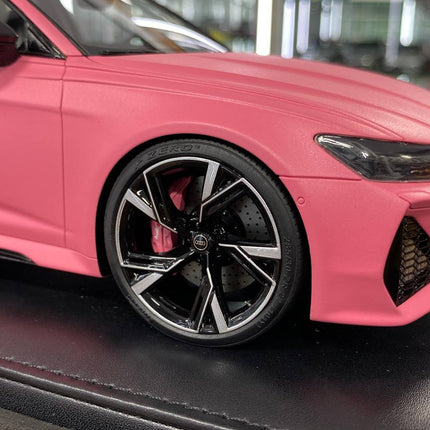 Motorhelix 1:18 Audi RS6 Avant Pearl Pink Semi Gloss Resin Model - collector edition scale model