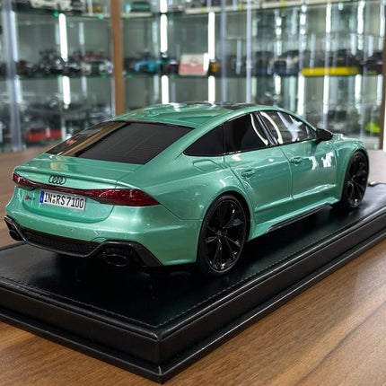 Motorhelix 1:18 Audi RS7 Sportback Metallic Tiffany Resin Model - fine detailed model replica