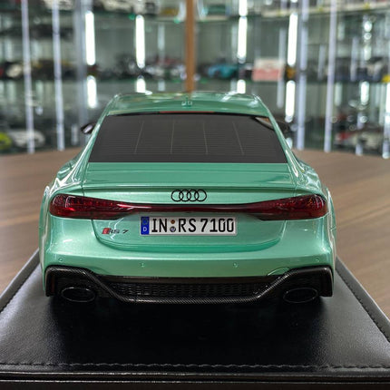 Motorhelix 1:18 Audi RS7 Sportback Metallic Tiffany Resin Model - premium collector scale model
