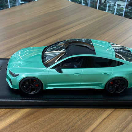Motorhelix 1:18 Audi RS7 Sportback Metallic Tiffany Resin Model - detailed die-cast style model