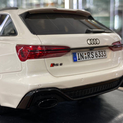Motorhelix Audi RS6 Avant White 1:18 Resin Model Limited 99 - scale model for display