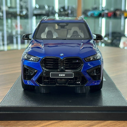 GT Spirit 1:18 BMW X5 M Competition 2023 Marina Bay Blue Metallic Limited Edition - studio product photo of the scale model