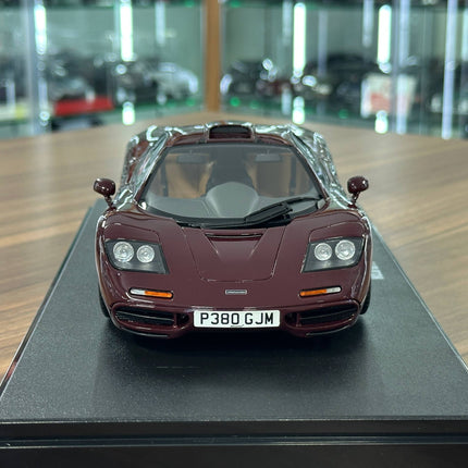 GT Spirit McLaren F1 1992 1:18 Resin Diecast Model Car Burgundy Limited 999 Pcs - studio product photo of the scale model