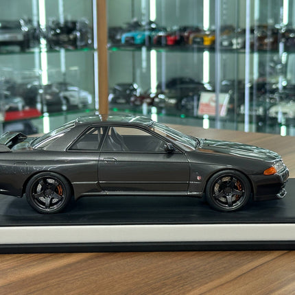 Motorhelix Nissan Skyline GT-R R32 Nismo Custom 1:18 Resin Model Gun Grey Metallic - collectible scale model car