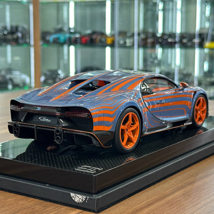 MR Collection Bugatti Chiron Super Sport 1:18 Resin Model Car Zebra Paint - fine detailed model replica