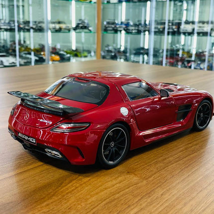 Minichamps Exclusive Mercedes-Benz SLS AMG Black Series 2013 1/18 Diecast Red - fine detailed model replica