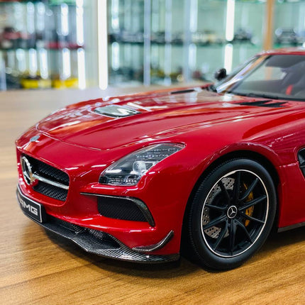 Minichamps Exclusive Mercedes-Benz SLS AMG Black Series 2013 1/18 Diecast Red - detailed die-cast style model