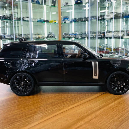 LCD Model Land Rover Range Rover SV 2022 - Full Opening, Black 1:18 Diecast Model Car - collectible scale model car