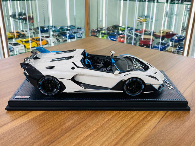 MR Collection Lamborghini SC 20 1/18 Resin Model White - studio product photo of the scale model