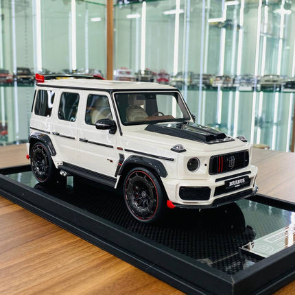MotorHelix Mercedes-Benz Brabus 900 Rocket 1/18 Resin Model Pearl White Carbon - detailed collector display model
