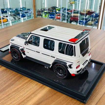 MotorHelix Mercedes-Benz Brabus 900 Rocket 1/18 Resin Model Pearl White Carbon - collectible scale model car