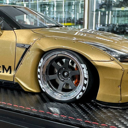 Ignition Model 1:18 Resin Nissan GT-R R35 Pandem Gold - scale model collectible piece